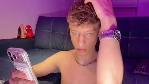 AndyTwinkkk online show from March 19, 5:07 pm