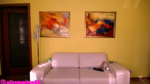 Alice PRIVATE IS OPEN online show from May 3, 1:50 pm