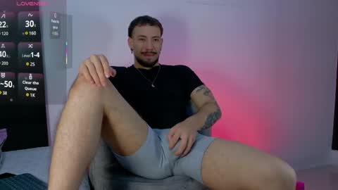 angel_kyrozz online show from May 21, 6:58 pm