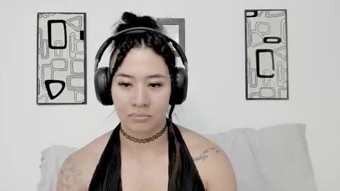 Angel online show from February 7, 7:17 pm