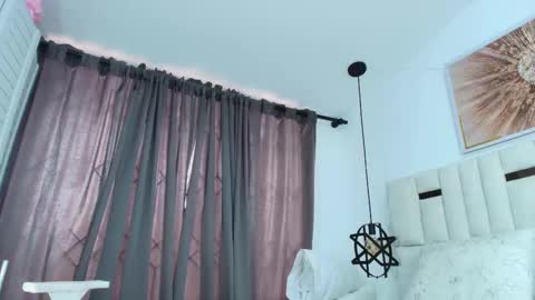 Nicolle  online show from November 6, 11:35 am