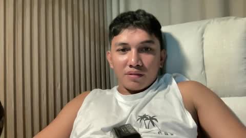 Snapshot of angel_rafael chatting on January 23, 10:01 am angel_rafael online show from January 23, 10:01 am