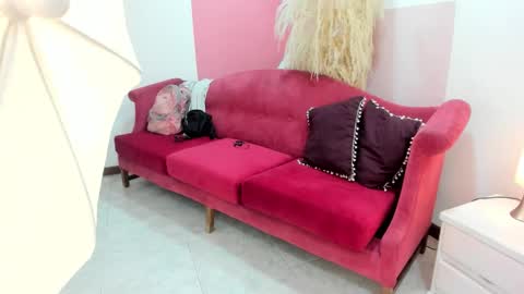 Snapshot of angel_velvet_ chatting on October 16, 12:27 pm angel_velvet_ online show from October 16, 12:27 pm