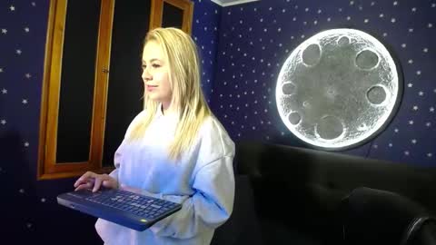 Angel online show from December 5, 4:01 am