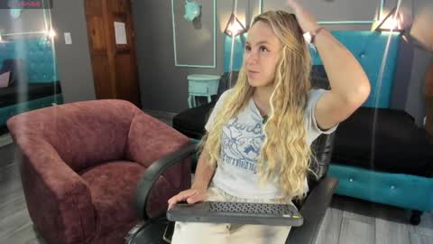 Angel online show from April 9, 11:38 am