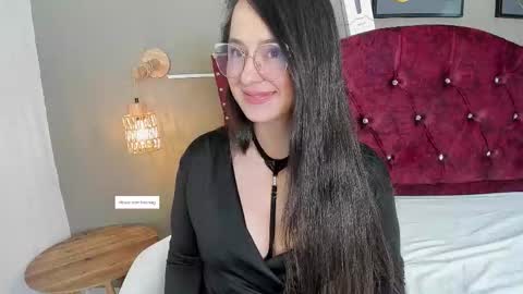 angela_nix online show from March 4, 4:15 pm