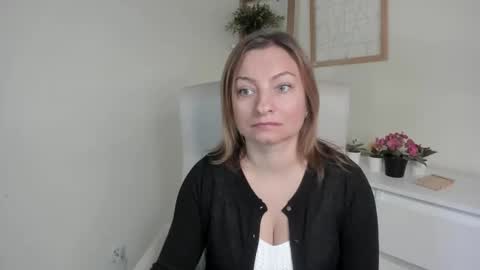 Angela online show from September 18, 5:44 am