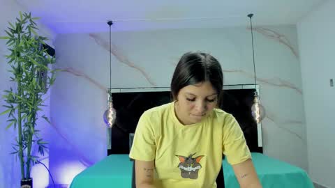 Snapshot of angelaa_cute chatting on September 10, 12:06 pm ANGELA online show from September 10, 12:06 pm