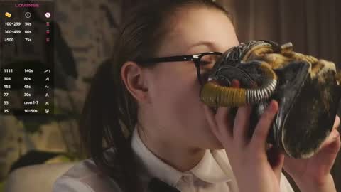 Mary online show from April 3, 1:51 pm