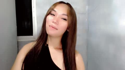 Snapshot of angelacharming_ chatting on October 25, 10:36 am angela online show from October 25, 10:36 am