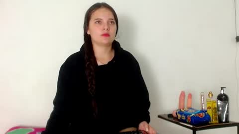 angela online show from July 9, 1:15 pm
