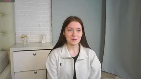 angelapratt online show from April 14, 3:48 pm