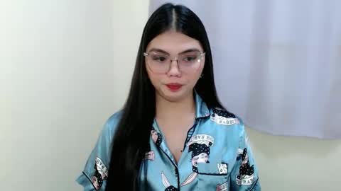 Snapshot of angelari_slut chatting on October 17, 7:01 am angelari_slut online show from October 17, 7:01 am