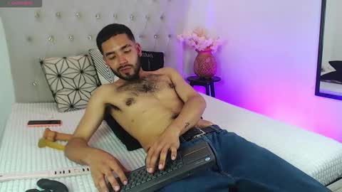 Angel online show from November 22, 9:02 pm