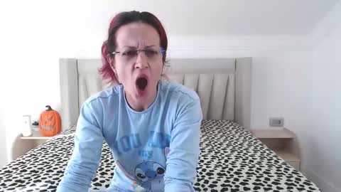 angelcat001 online show from November 5, 9:22 am