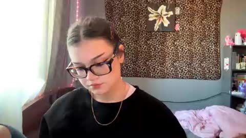 angelcatier online show from August 1, 4:08 pm