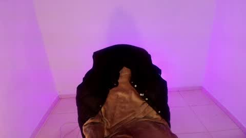 angele online show from April 19, 7:27 pm