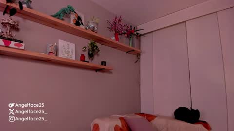 angelface25 online show from February 7, 11:24 pm