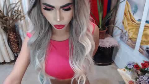 Snapshot of angelic_face_808 chatting on February 1, 1:44 am DIVINE ANGEL online show from February 1, 1:44 am