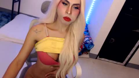 DIVINE ANGEL online show from June 1, 3:19 am