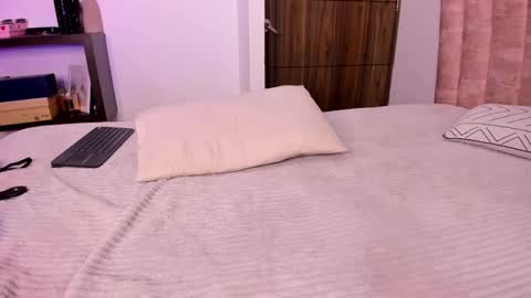 Snapshot of angelica_rose7 chatting on February 26, 8:06 am angelica_rose7 online show from February 26, 8:06 am