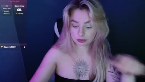 Snapshot of angelicablanch chatting on October 4, 8:28 pm angelicablanch online show from October 4, 8:28 pm