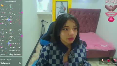 Snapshot of angelie_3 chatting on October 19, 6:18 am angelie online show from October 19, 6:18 am