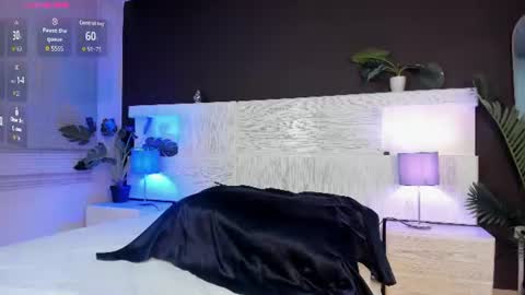angelina_hilton online show from July 13, 11:36 am