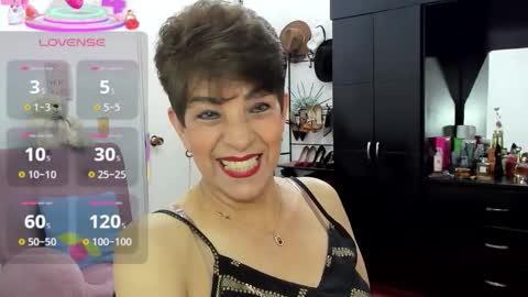 Snapshot of angelina_stone_65 chatting on October 14, 11:19 pm Angelina online show from October 14, 11:19 pm