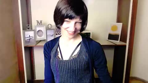 Snapshot of angelinalov_ chatting on October 1, 7:18 am Angelina online show from October 1, 7:18 am