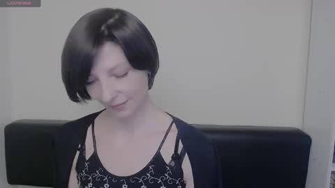Snapshot of angelinalov_ chatting on February 19, 12:11 pm Angelina online show from February 19, 12:11 pm