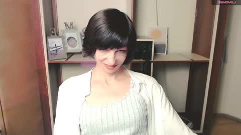 Snapshot of angelinalov_ chatting on October 20, 7:13 am Angelina online show from October 20, 7:13 am