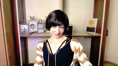 Snapshot of angelinalov_ chatting on October 4, 7:28 am Angelina online show from October 4, 7:28 am