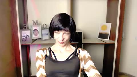 Snapshot of angelinalov_ chatting on September 30, 7:08 am Angelina online show from September 30, 7:08 am