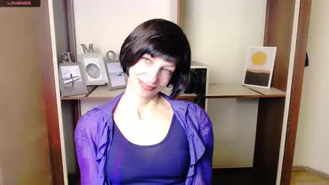 Snapshot of angelinalov_ chatting on October 8, 9:04 am Angelina online show from October 8, 9:04 am