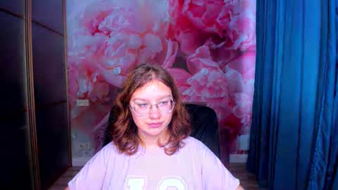 AngelinaLow online show from November 17, 12:30 pm