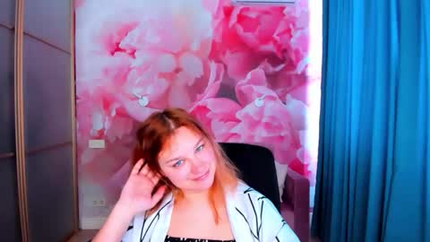 AngelinaLow online show from April 14, 11:35 am