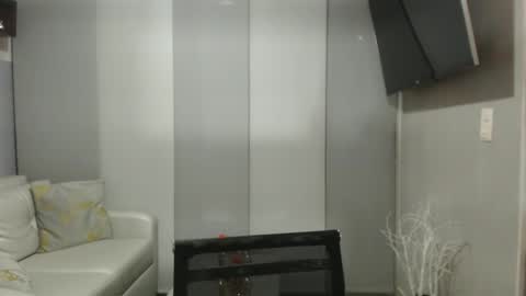 Snapshot of angelinna_12 chatting on October 11, 6:18 am angelinna_12 online show from October 11, 6:18 am