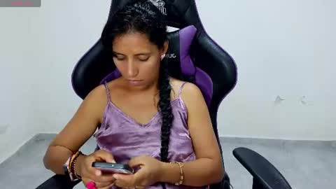 angela online show from July 17, 1:51 am