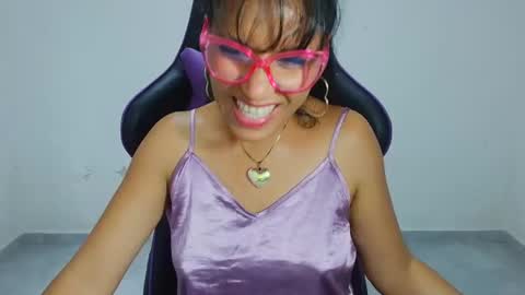 angela online show from July 12, 9:40 pm