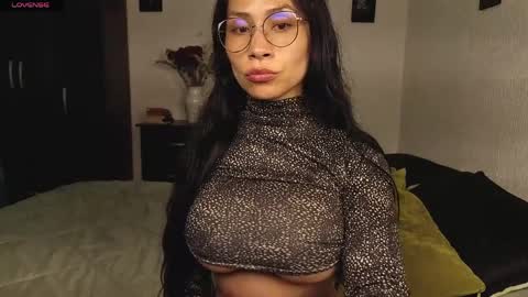  ANGELA ISABELLA  online show from March 25, 9:54 pm