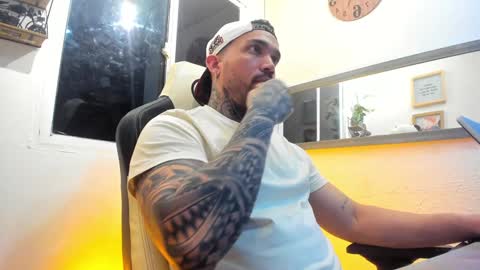 angellatino0 online show from February 2, 3:43 am