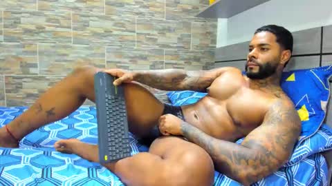 angelo_evans33 online show from October 28, 12:55 am