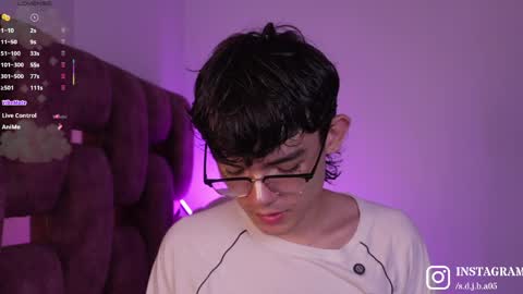 Angelo I work from home this is my room  online show from April 3, 12:28 am