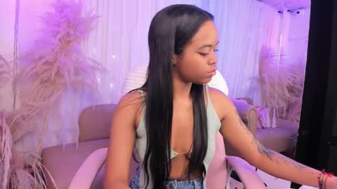 Snapshot of angelsmia_ chatting on September 20, 4:04 am  MIA available content ask online show from September 20, 4:04 am