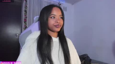 Snapshot of angelsmia_ chatting on March 6, 4:19 am  MIA available content ask online show from March 6, 4:19 am