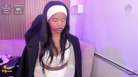 Snapshot of angelsmia_ chatting on October 31, 5:08 am  MIA available content ask online show from October 31, 5:08 am