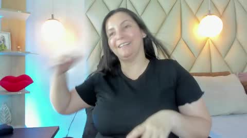 ANGIE online show from April 11, 2:21 pm