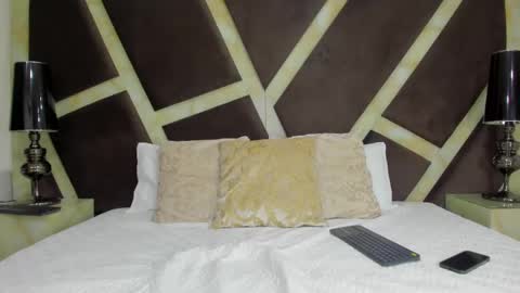 Snapshot of anghel_stone chatting on February 5, 6:37 pm Anghel Stone online show from February 5, 6:37 pm