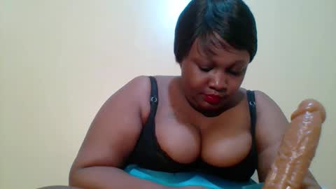 Angie online show from November 8, 9:07 pm